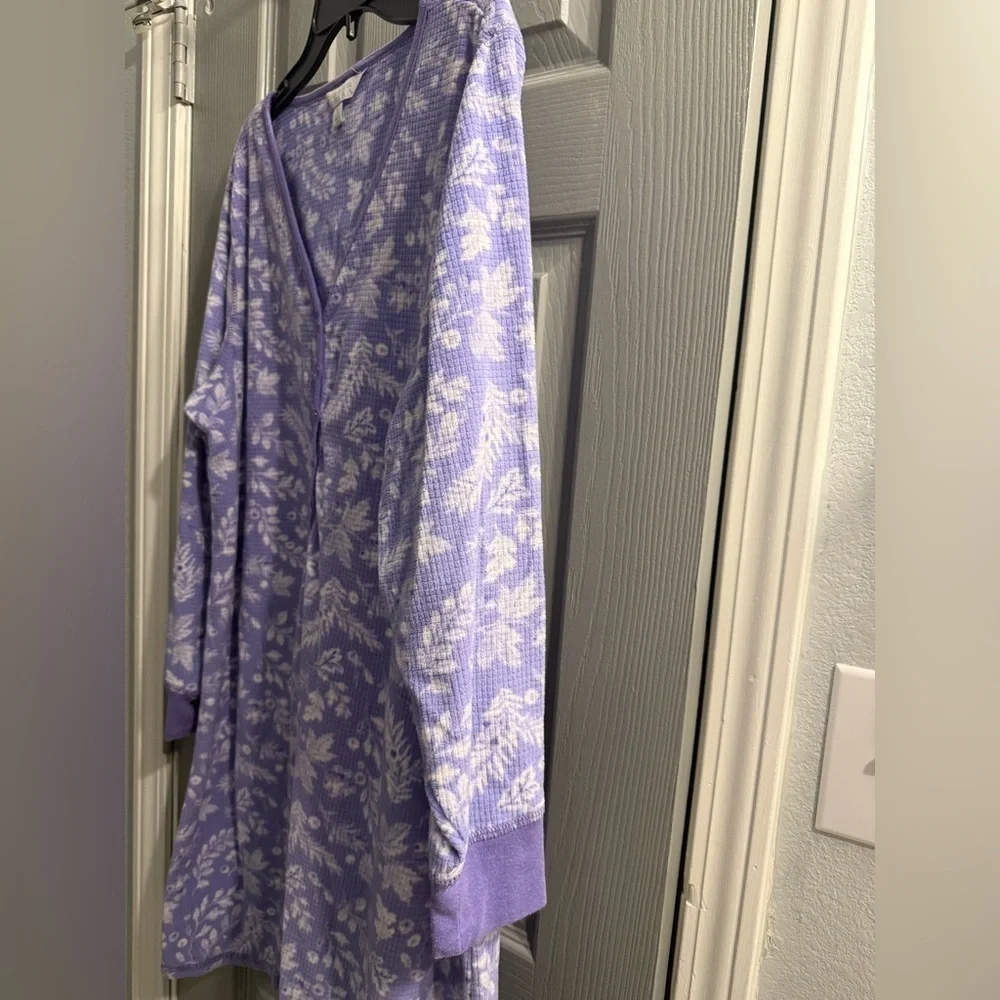 Charter Club Sleepwear fleece shirt in purple with leaf & flower pattern Size 1X